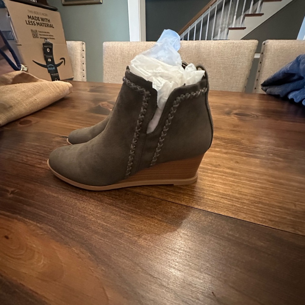 Dolce Vita Stylish Olive Green Wedge Ankle Boots